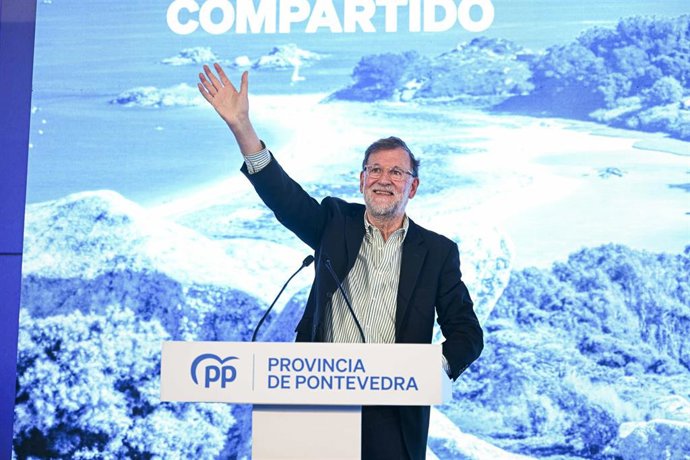 El expresidente del gobierno Mariano Rajoy, durante un acto de homenaje a 2.600 exconcejales del PP, en el pabellón municipal de Nantes, a 17 de octubre de 2026, en Sanxenxo, Pontevedra, Galicia (España). El acto ha sido concebido como un reconocimiento a