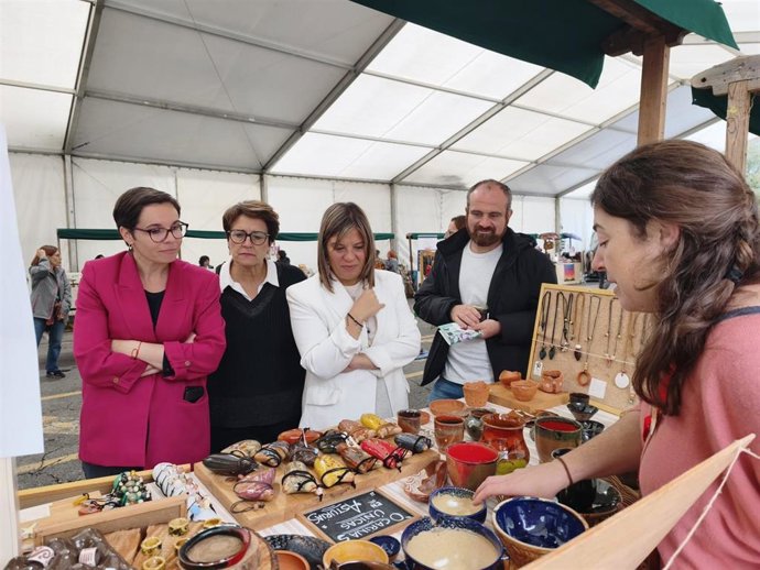 La IV Feria de Emprendedoras reúne a 24 expositoras en Infiesto (Piloña).