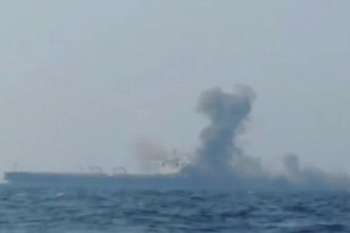 Explosão de uma mina no Estreito de Ormuz