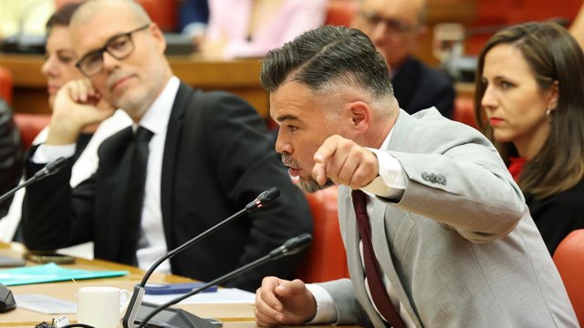 El diputado de ERC, Gabriel Rufián en la Diputación Permanente del Congreso de los Diputados, a 16 de octubre de 2026, en Madrid (España).