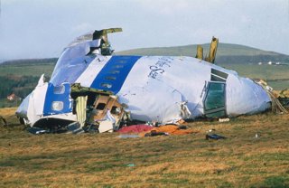 Archivo - December 22, 1988, Lockerbie, Scotland: The aircraft wreckage in the aftermath of Pan Am Flight 103 plane crash in the village of Lockerbie. Shortly after 19:00 on 21 December 1988, while the aircraft was in flight over the Scottish town of Lock