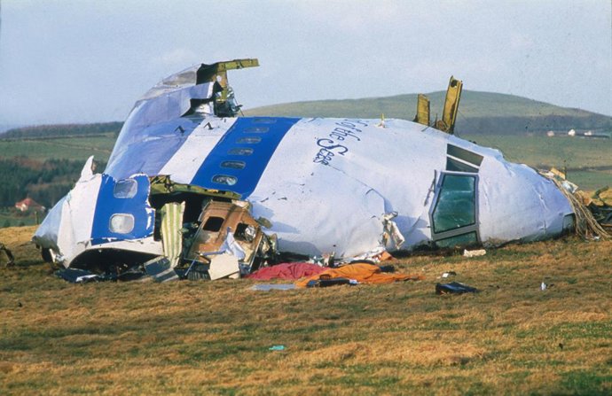 Archivo - December 22, 1988, Lockerbie, Scotland: The aircraft wreckage in the aftermath of Pan Am Flight 103 plane crash in the village of Lockerbie. Shortly after 19:00 on 21 December 1988, while the aircraft was in flight over the Scottish town of Lock