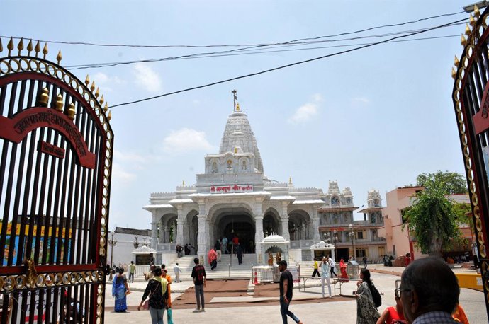 Archivo - April 17, 2023, Indore, Madhya Pradesh, India: Devotees for worship and prayers at Shree Annpurna Devi Temple in Indore Madhya Pradesh known since many years (number one city of national) about 750 miles from New Delhi Capital of India on Sunday