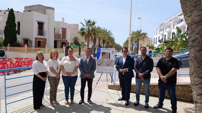 Presentación del proyecto para renovar 16 calles del Casco Histórico de Carboneras (Almería).