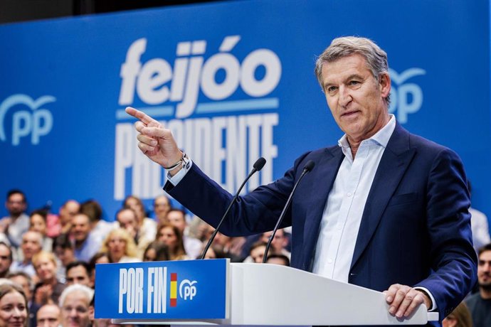 El presidente del Partido Popular, Alberto Núñez Feijóo, durante un acto de precampaña del Partido Popular (PP), en Ifema, a 10 de octubre de 2026, en Madrid 