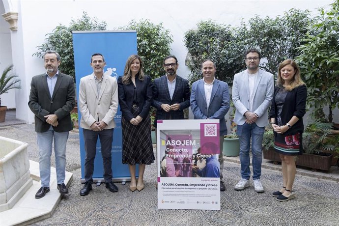 Presentación de las jornadas sobre emprendimiento en Puente Gernil (Córdoba).