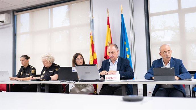 El conseller de Emergencias e Interior, Juan Carlos Valderrama, preside una reunión de seguimiento y coordinación ante el episodio de lluvias