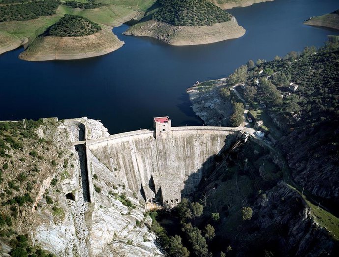 Archivo - Central hidroeléctrica del Jándula.