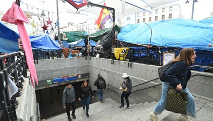 La Comunidad asegura que cerrará Sol "si vuelven a encontrar problemas de salubridad" y exige desalojar acampada