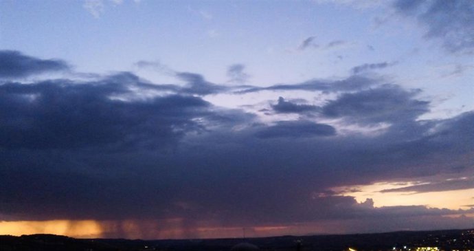 Archivo - Tormentas