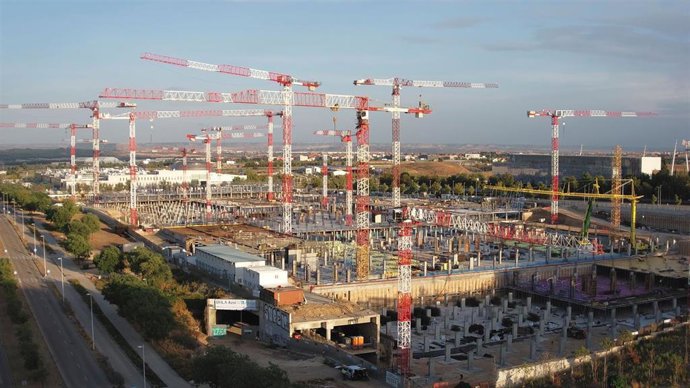 Grúas en la construcción de la Ciudad de la Justicia de Madrid