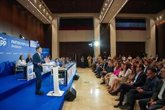 Foto: PP-A repetiría victoria con Vox y Adelante al alza y el PSOE-A a la baja según el primer sondeo del Centra tras el 17M