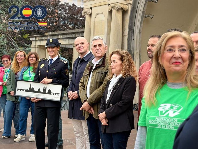 La Policía Nacional recibe el reconocimiento de 'Vecino de Honor 2026' en Logroño
