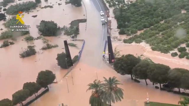 Avisos por inundaciones, varios ríos desbordados y múltiples rescates por la dan