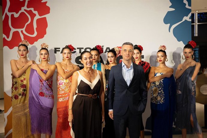 Desfile Mantones Factoría SIMOF