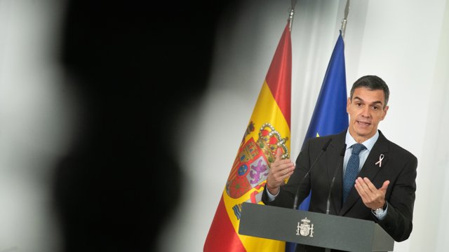 El presidente del Gobierno, Pedro Sánchez, durante el acto de firma de la ‘Declaración sobre el proyecto de Real Decreto del Estatuto del Estudiantado Universitario’, en la Moncloa, a 19 de octubre de 2026, en Madrid (España).