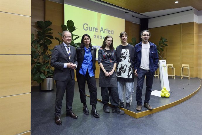 Itziar Okariz, Beatriz Olabarrieta Y Kampai Espazioa Han Resultados Ganadores De Los Premios 'Gure Artea 2026',