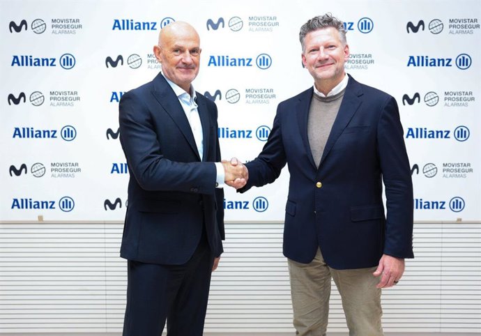 El CEO de Movistar Prosegur Alarmas, Diego Torrico; y el consejero delegado de Allianz Seguros, Veit Stutz.