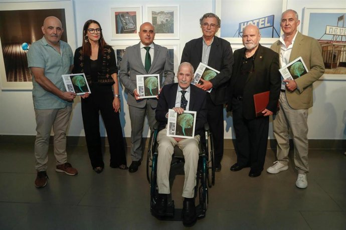 Inauguración en la sede de la Fundación Cajasol de Córdoba de la muestra 'La eternidad del instante'.