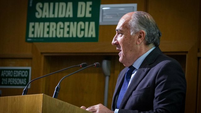 Archivo - El alcalde de Algeciras y senador por Cádiz, José Ignacio Landaluce, en una intervención pública. ARCHIVO