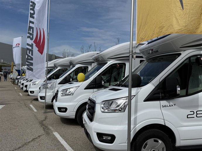 Feria 'Madrid Caravaning' en el parking exterior de Xanadú