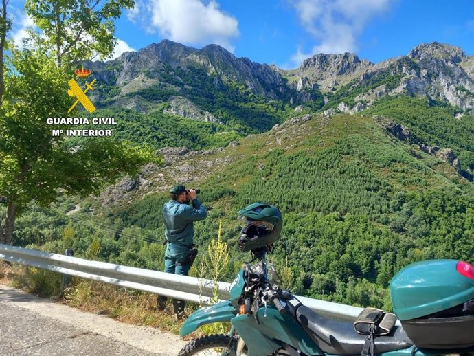 El Seprona ha investigado a una mujer como presunta autora de un delito contra la ordenación del territorio y urbanismo por una supuesta construcción ilegal en Cabrillanes (León).