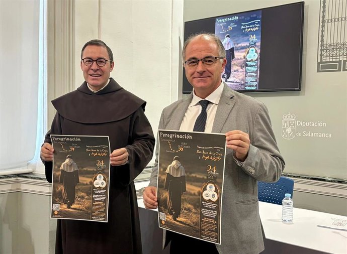 El Prior Del Carmelo Descalzo, Miguel Ángel Rodríguez (I), Junto Al Diputado De Turismo, Juan Carlos Zaballos.