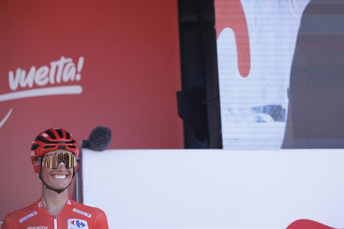 Archivo - El ciclista español Enric Mas, ganador de La Vuelta ciclista a España de 2026.