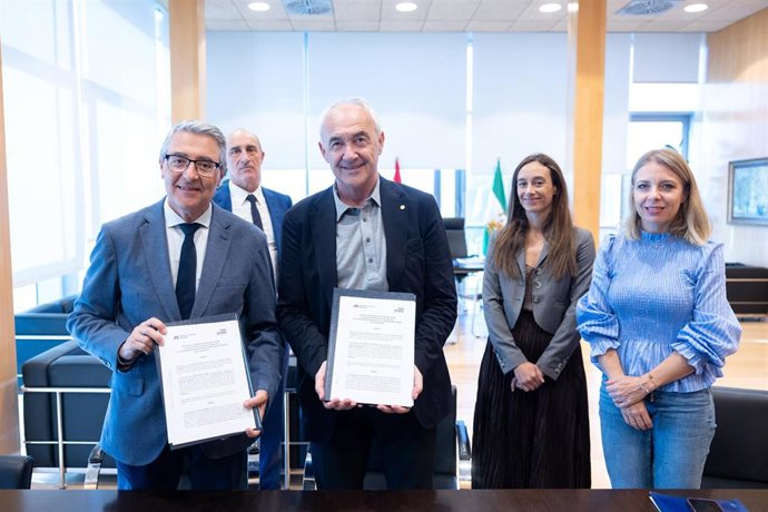 Firma de colaboración entre Diputación de Málaga y Fundación Metrópoli.