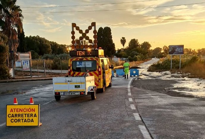 Carretera en Torremelgarejo en Jerez.
