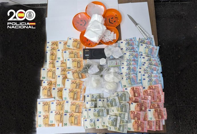 Dos detenidos por vender droga en el poblado de Son Banya