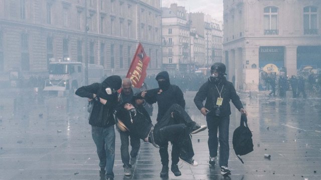 Protesta en París durante la movilización conjunta del 17 de octubre de estudiantes y 'chalecos amarillos'