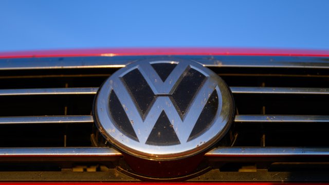 Archivo - Volkswagen plantea congelar salarios a nivel mundial hasta 2030, en vísperas de negociar con IG Metall