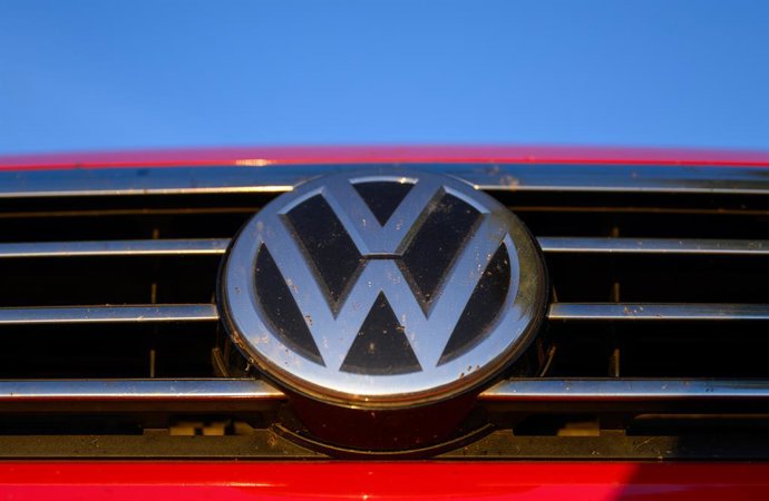 Archivo - Volkswagen plantea congelar salarios a nivel mundial hasta 2030, en vísperas de negociar con IG Metall