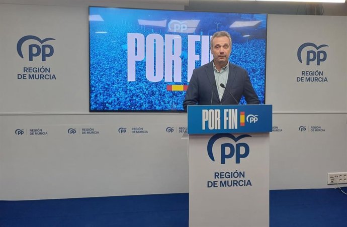 El portavoz del Grupo Parlamentario Popular en la Asamblea Regional, Joaquín Segado