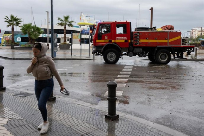 Efectivos de la UME desplegados en las calles de Eivissa para paliar los efectos de la dana Adam, a 19 de octubre de 2026, en Eivissa, Baleares (España). 