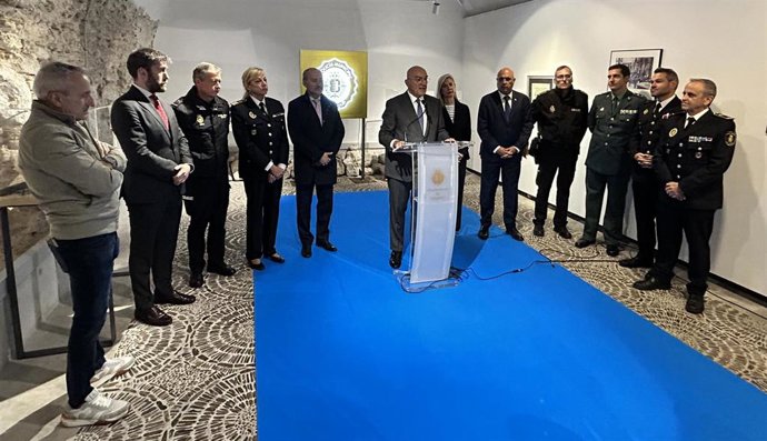 Apertura de la exposición '200 años a tu servicio' por el bicentenario de la Policía Municipal de Valladolid.