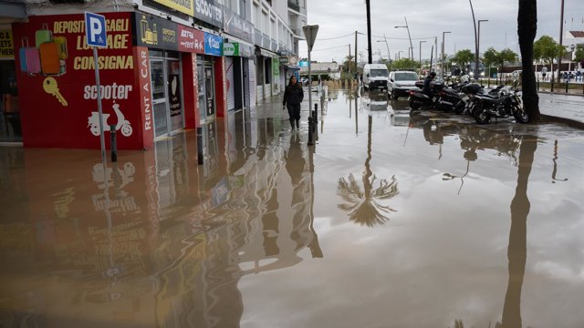 Efectivos de la UME desplegados en las calles de Eivissa para paliar los efectos de la dana Adam, a 19 de octubre de 2026, en Eivissa, Baleares (España).