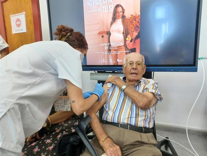 Inicio de la campaña de vacunación contra la gripe en Canarias