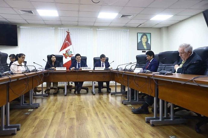 Perú.- Comisión de Ética de Diputados evaluará este lunes denuncias contra tres legisladores