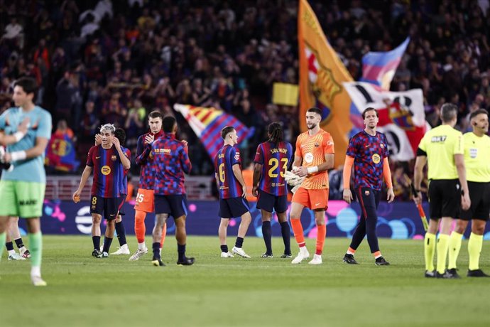 Jugadores del Barça celebran una victoria en el Spotify Camp Nou