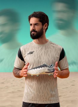 Skechers y los futbolistas Isco Alarcón y Harry Kane presentan la colección de fútbol 'Beyond Illusion Pack'.