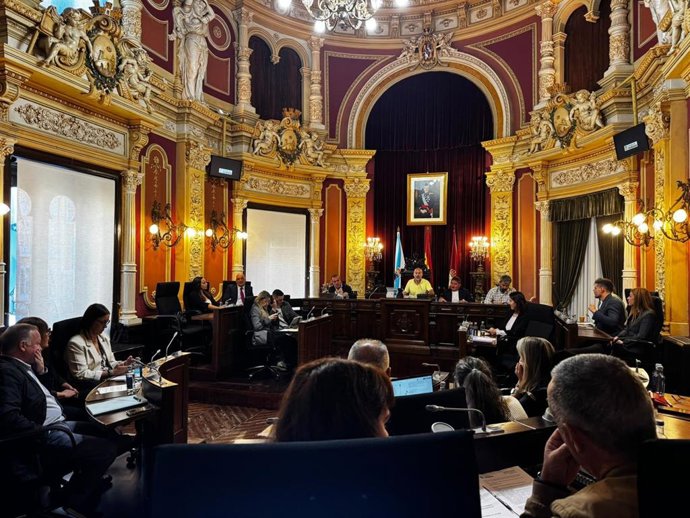 Pleno extraordinario en el Ayuntamiento de Ourense, encabezado por el alcalde, Gonzalo Pérez Jácome