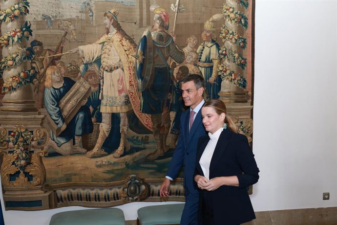 Archivo - El presidente del Gobierno, Pedro Sánchez, y la presidenta de Baleares, Marga Prohens, se reúnen en el Consolat de Mar, a 29 de julio de 2026, en Palma de Mallorca, Islas Baleares (España).