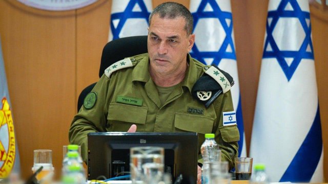 Archivo - El jefe del Ejército de Israel, Eyal Zamir, durante una reunión en agosto de 2025 (archivo)