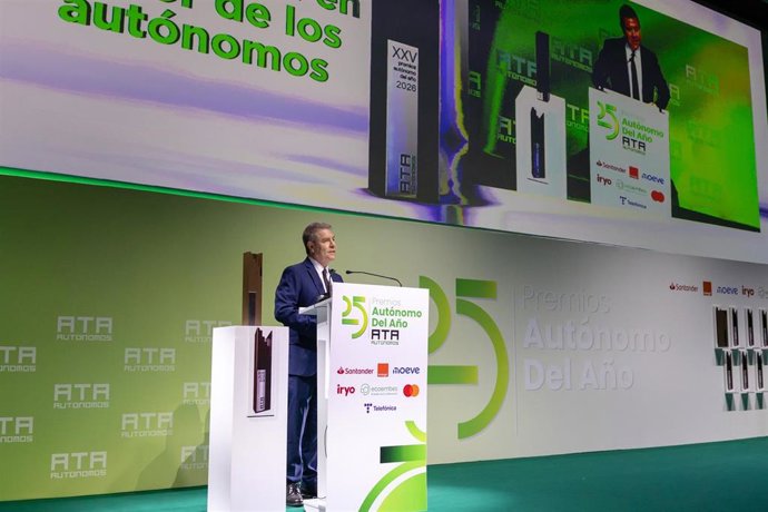 El presidente autonómico, Emiliano García-Page, asiste a la 25ª edición de los Premios Autónomo del Año que organiza la Federación Nacional de Asociaciones de Trabajadores Autónomos (ATA).