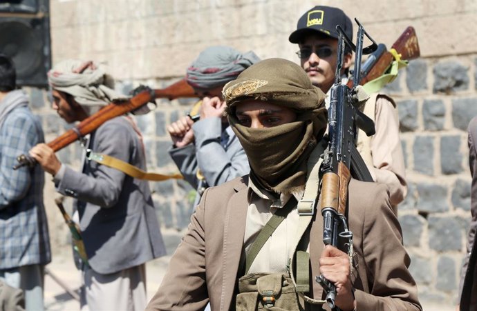 SANAA, Oct. 8, 2026  -- Houthi supporters take part in an armed rally staged against the involvement of Trkiye and Pakistan with Saudi Arabia in Yemen's conflict, in Sanaa, Yemen, on Oct. 7, 2026. Supporters of Yemen's Houthi group took part in an armed