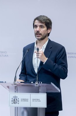 Archivo - El ministro de Cultura, Ernest Urtasun, interviene durante un acto de reconocimiento a la figura de Jorge Semprún, en la sede de su Ministerio, a 11 de julio de 2024, en Madrid (España). La figura de Jorge Semprún dará nombre a partir de ahora a