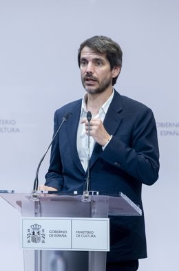 Archivo - El ministro de Cultura, Ernest Urtasun, interviene durante un acto de reconocimiento a la figura de Jorge Semprún, en la sede de su Ministerio, a 11 de julio de 2024, en Madrid (España). La figura de Jorge Semprún dará nombre a partir de ahora a