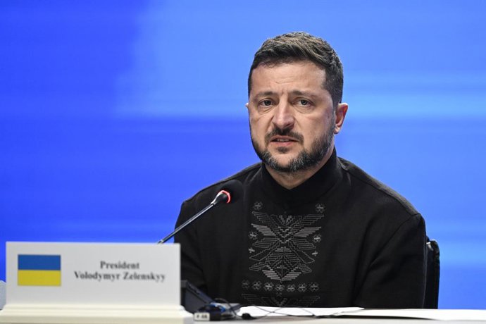 Archivo - Arquivo - 24 de agosto de 2026, Ucrânia, Kiev: O presidente ucraniano Volodymyr Zelenskyy participa de uma coletiva de imprensa durante a reunião da Coalizão dos Dispostos em Kiev, por ocasião do 35º aniversário do Dia da Independência da Ucrâni